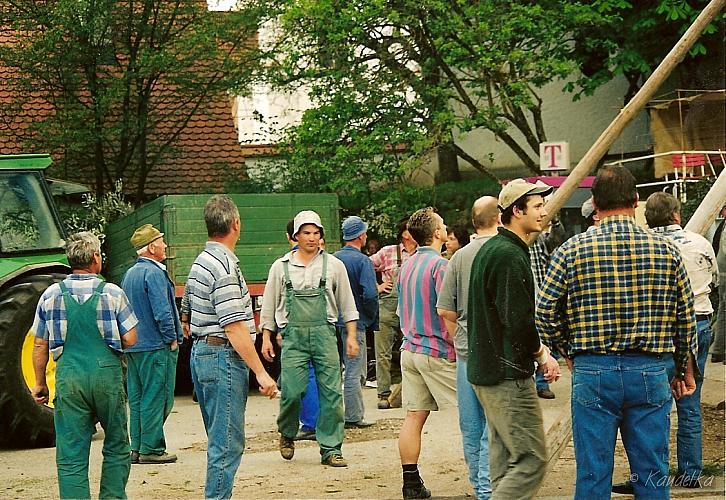 maibaum-aufstellen aus alten tagen 17