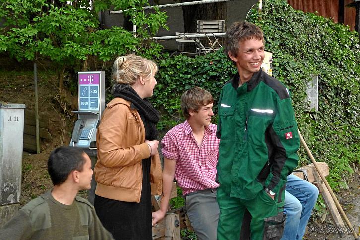 2011-05-01 maibaum-aufstellen 2011 01 05 2011 18 53 53 c