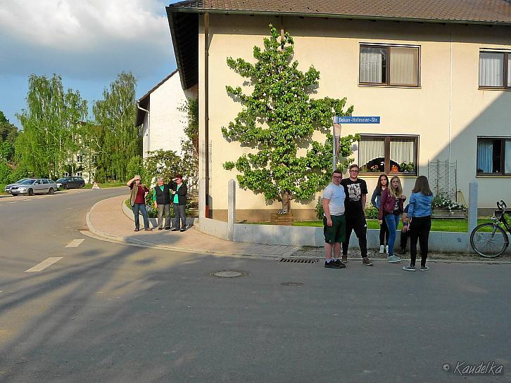 2014-04-17 maibaum-aufstellen 2014 17 04 2014 17 07 13 c