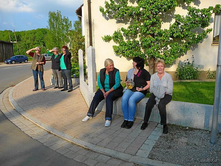 2014-04-17 maibaum-aufstellen 2014 17 04 2014 17 09 19 c