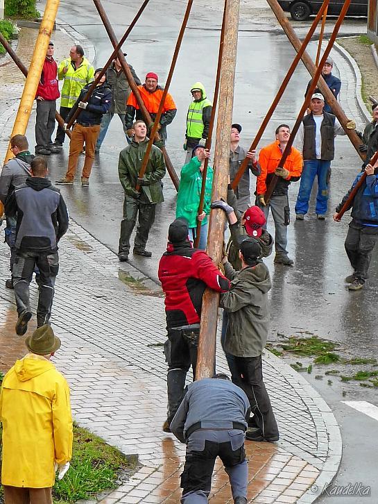 2015-05-01 maibaum-aufstellen 2015 01 05 2015 17 49 02 pf