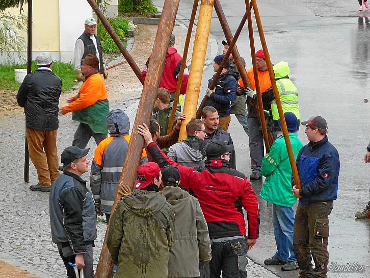 2015-05-01 maibaum-aufstellen 2015 01 05 2015 17 52 06 f
