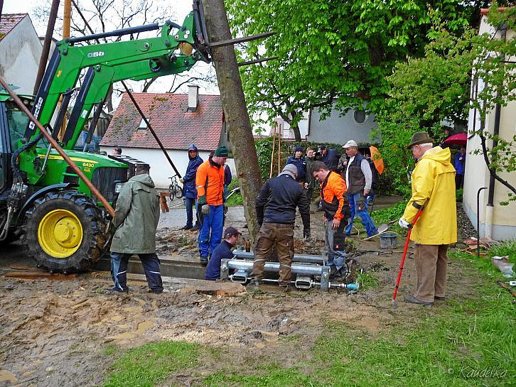 2015-05-01 maibaum-aufstellen 2015 01 05 2015 19 13 43 f