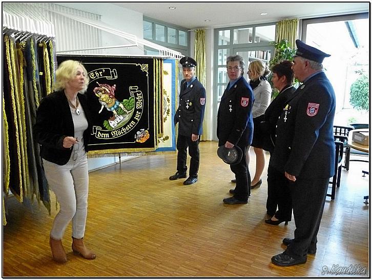 ffw-abholen der fahne 11 04 2014 16 27 48 f 900