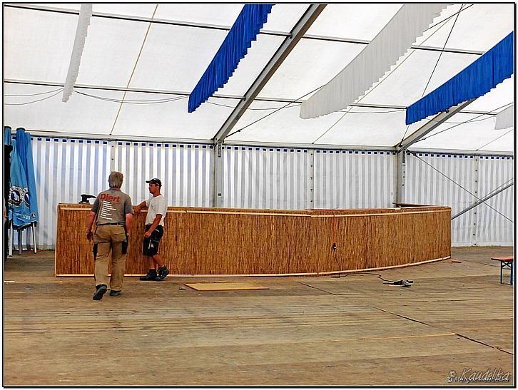 2014-07-16 ffw mi vorbereitung messe zelt einrichten 16 07 2014 18 10 24 f 900