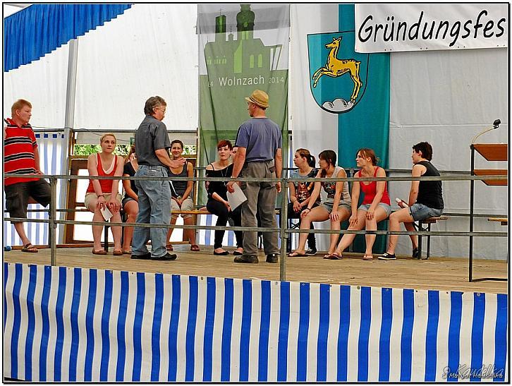 2014-07-16 ffw mi vorbereitung messe zelt einrichten 16 07 2014 18 14 28 f 900