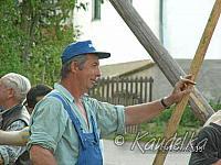 2005-05-01 maibaum aufstellen 070 01 05 2005 a
