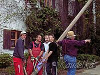 2008-04-30 maibaum-aufstellen 2008 30 04 2008 18 02 00 b
