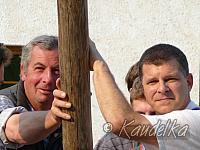 2009-05-01 maibaum-aufstellen 2009 01 05 2009 17 19 38