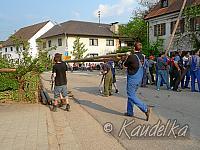2009-05-01 maibaum-aufstellen 2009 01 05 2009 17 35 13 a