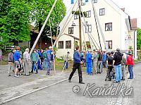 2010-05-01 maibaum-aufstellen 2010 01 05 2010 19 07 28 b