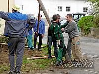 2010-05-01 maibaum-aufstellen 2010 01 05 2010 19 12 55 c