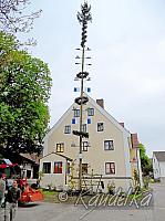 2010-05-01 maibaum-aufstellen 2010 01 05 2010 19 57 40 b