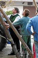 2011-05-01 maibaum-aufstellen 2011 01 05 2011 18 18 53 c
