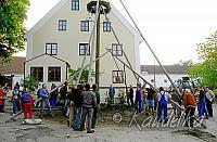 2011-05-01 maibaum-aufstellen 2011 01 05 2011 18 28 00 b