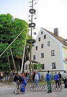 2011-05-01 maibaum-aufstellen 2011 01 05 2011 18 32 45 b
