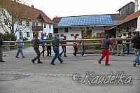 2011-05-01 maibaum-aufstellen 2011 01 05 2011 18 34 36 c