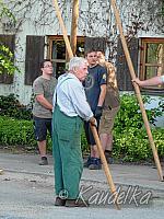 2012-05-01 maibaum-aufstellen 2012 01 05 2012 18 19 21 c