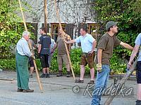2012-05-01 maibaum-aufstellen 2012 01 05 2012 18 19 45 c