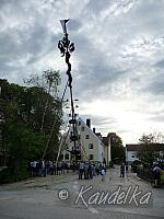 2012-05-01 maibaum-aufstellen 2012 01 05 2012 19 12 14 q