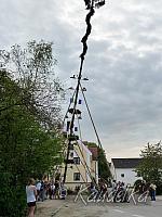 2012-05-01 maibaum-aufstellen 2012 01 05 2012 19 34 07 q