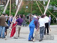 2012-05-01 maibaum-aufstellen 2012 01 05 2012 19 46 50 q