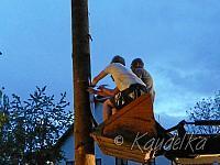 2012-05-01 maibaum-aufstellen 2012 01 05 2012 21 00 27 c