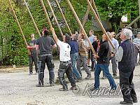 2013-05-01 maibaum-aufstellen 2013 01 05 2013 18 03 18 c