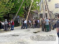 2013-05-01 maibaum-aufstellen 2013 01 05 2013 18 21 17 c