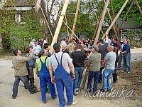 2013-05-01 maibaum-aufstellen 2013 01 05 2013 18 23 07 c