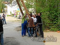2013-05-01 maibaum-aufstellen 2013 01 05 2013 18 24 15 c