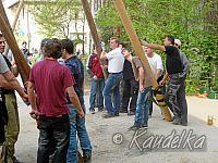 2013-05-01 maibaum-aufstellen 2013 01 05 2013 18 25 13 c
