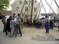 2013-05-01 maibaum-aufstellen 2013 01 05 2013 18 26 33 c