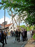 2014-04-17 maibaum-aufstellen 2014 17 04 2014 17 01 43 c