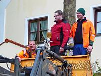 2015-05-01 maibaum-aufstellen 2015 01 05 2015 20 06 31 p
