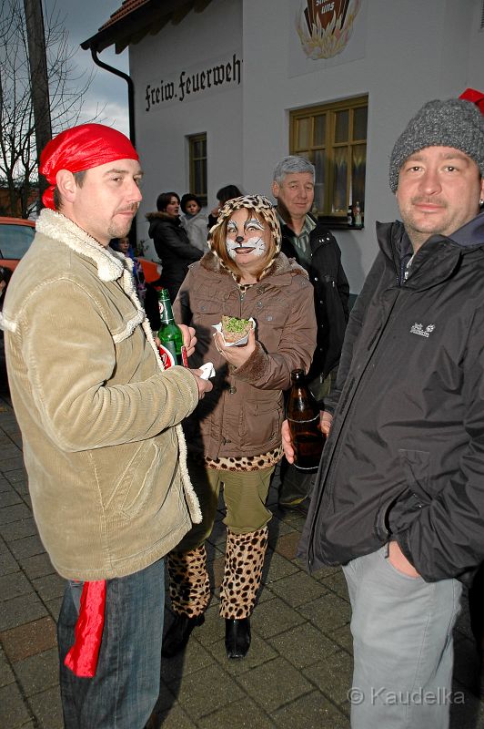buntes_faschingstreiben_2011_16.jpg - Buntes  Faschingstreiben 2011 mit der Kindergarde aus Geisenfeld