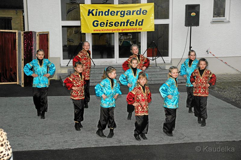 buntes_faschingstreiben_2011_27.jpg - Buntes  Faschingstreiben 2011 mit der Kindergarde aus Geisenfeld