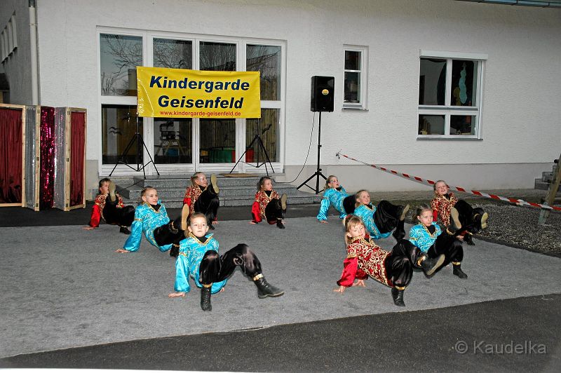 buntes_faschingstreiben_2011_29.jpg - Buntes  Faschingstreiben 2011 mit der Kindergarde aus Geisenfeld