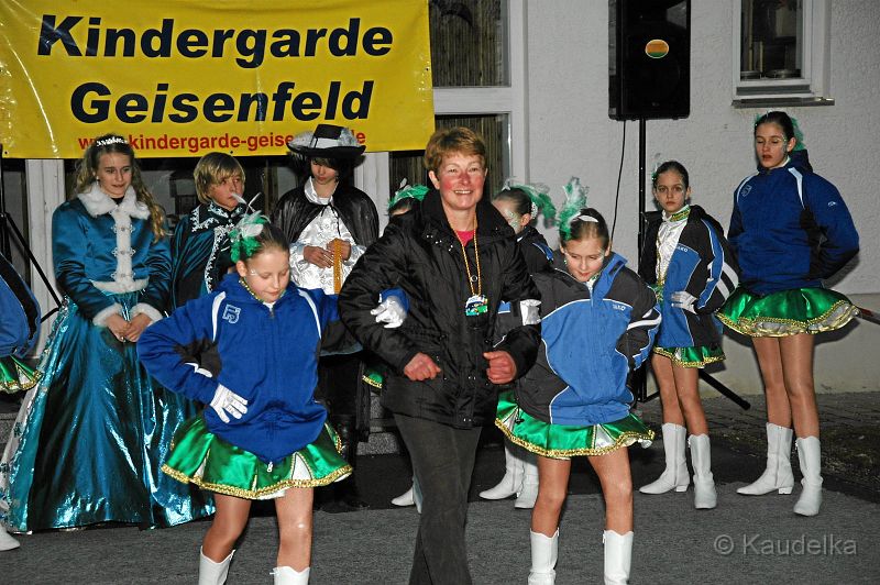 buntes_faschingstreiben_2011_48.jpg - Buntes  Faschingstreiben 2011 mit der Kindergarde aus Geisenfeld