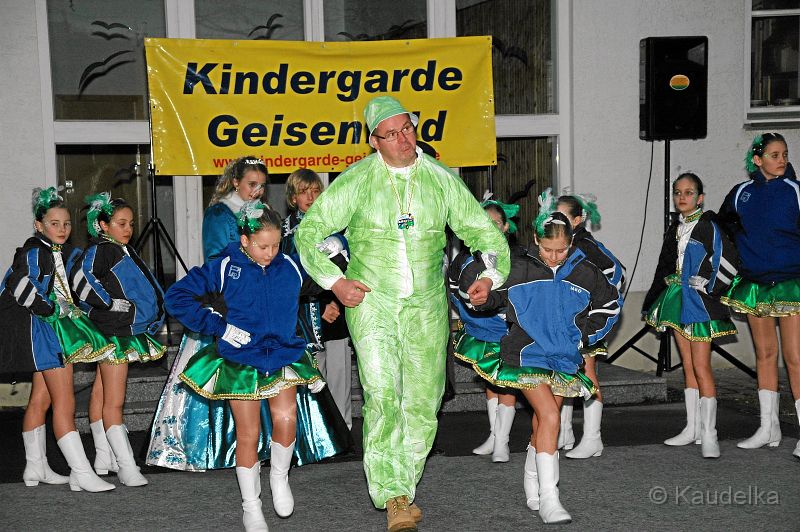 buntes_faschingstreiben_2011_53.jpg - Buntes  Faschingstreiben 2011 mit der Kindergarde aus Geisenfeld