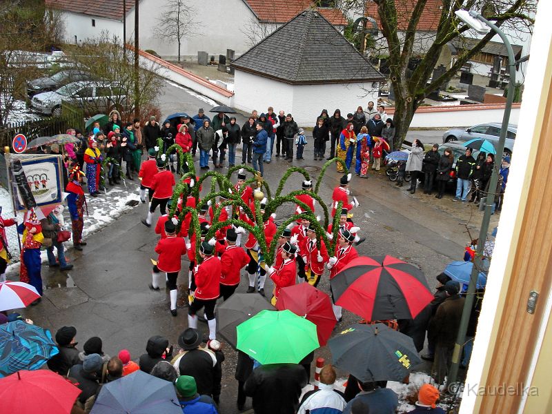 schaefflertanz_in_oberlauterbach_2012_14.jpg - SchÃ€fflertanz in Oberlauterbach am 21.01.2012