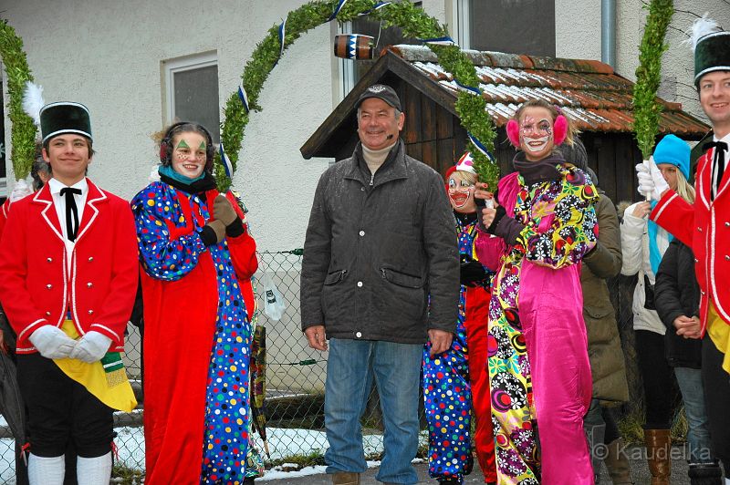schaefflertanz_in_oberlauterbach_2012_25.jpg - Schäfflertanz in Oberlauterbach 2012
