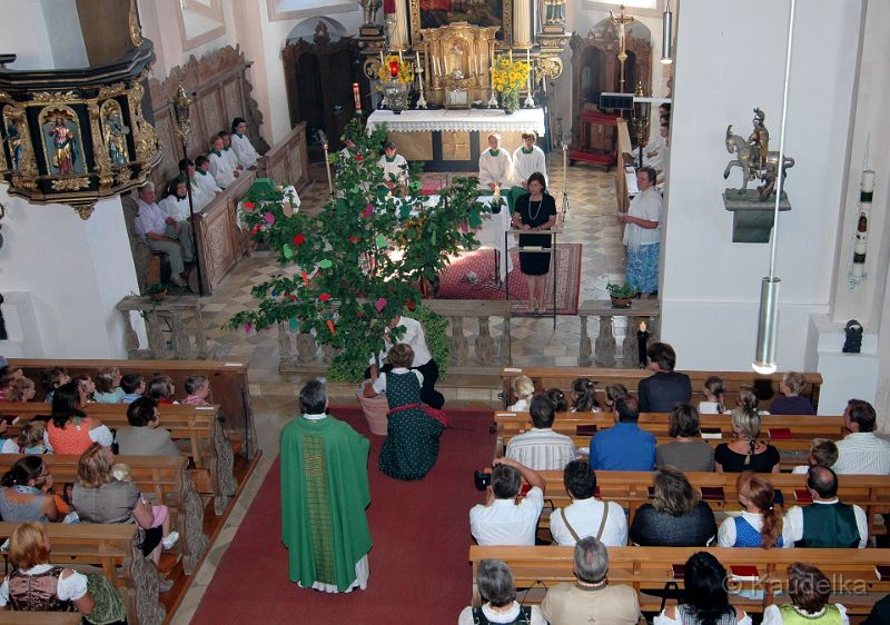 20_jahre_pfarrrer_schiessl_in_lauterbach_22.jpg - 20-jÃ€hriges Pfarreien-JubilÃ€um Pfr. Schiessl am 19.08.2012