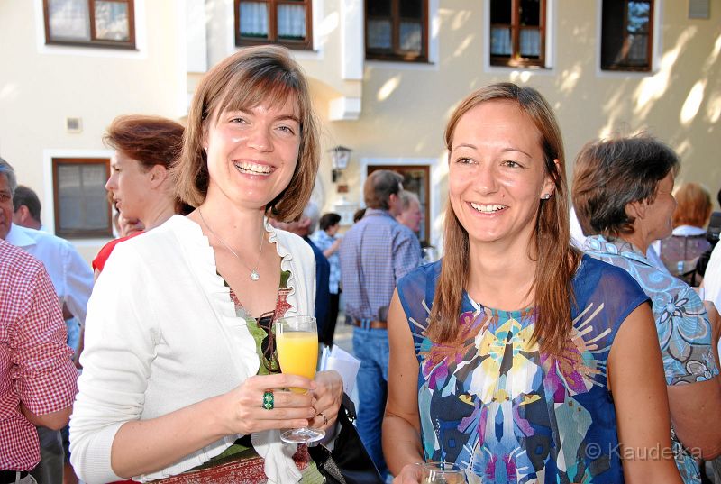 20_jahre_pfarrrer_schiessl_in_lauterbach_36.jpg - Fahnenweihe in Scheyern 2012