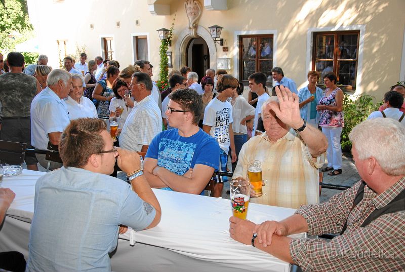20_jahre_pfarrrer_schiessl_in_lauterbach_40.jpg - Fahnenweihe in Scheyern 2012