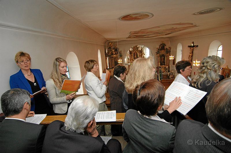 25-jaehriges_priesterjubilaeum_pfarrer_schiessl_03.jpg - 25-jÃ€hriges PriesterjubilÃ€um Pfarrer SchieÃl am 30.06.2013