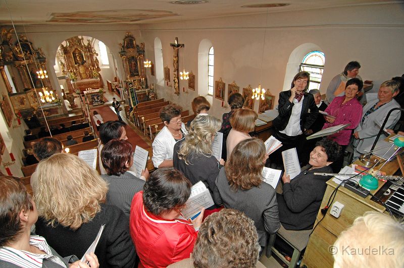 25-jaehriges_priesterjubilaeum_pfarrer_schiessl_04.jpg - 25-jÃ€hriges PriesterjubilÃ€um Pfarrer SchieÃl am 30.06.2013