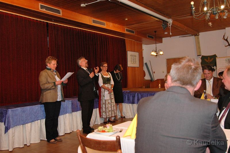 25-jaehriges_priesterjubilaeum_pfarrer_schiessl_38.jpg - 25-jÃ€hriges PriesterjubilÃ€um Pfarrer SchieÃl am 30.06.2013