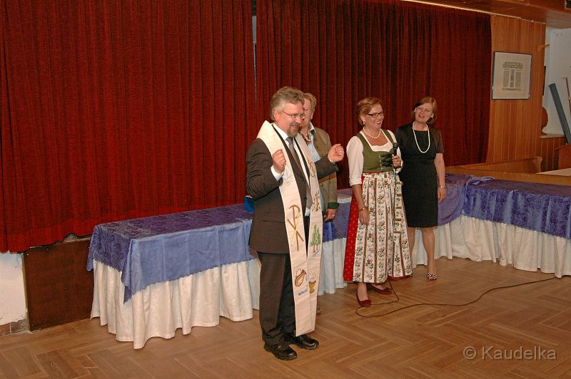 25-jaehriges_priesterjubilaeum_pfarrer_schiessl_39.jpg - 25-jÃ€hriges PriesterjubilÃ€um Pfarrer SchieÃl am 30.06.2013