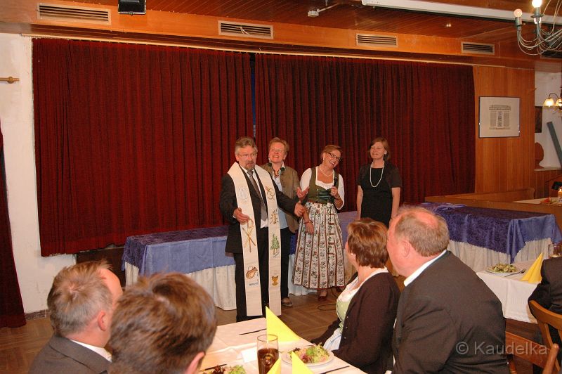 25-jaehriges_priesterjubilaeum_pfarrer_schiessl_40.jpg - 25-jÃ€hriges PriesterjubilÃ€um Pfarrer SchieÃl am 30.06.2013